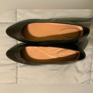 Easy Spirit Women's Classic Black Flats